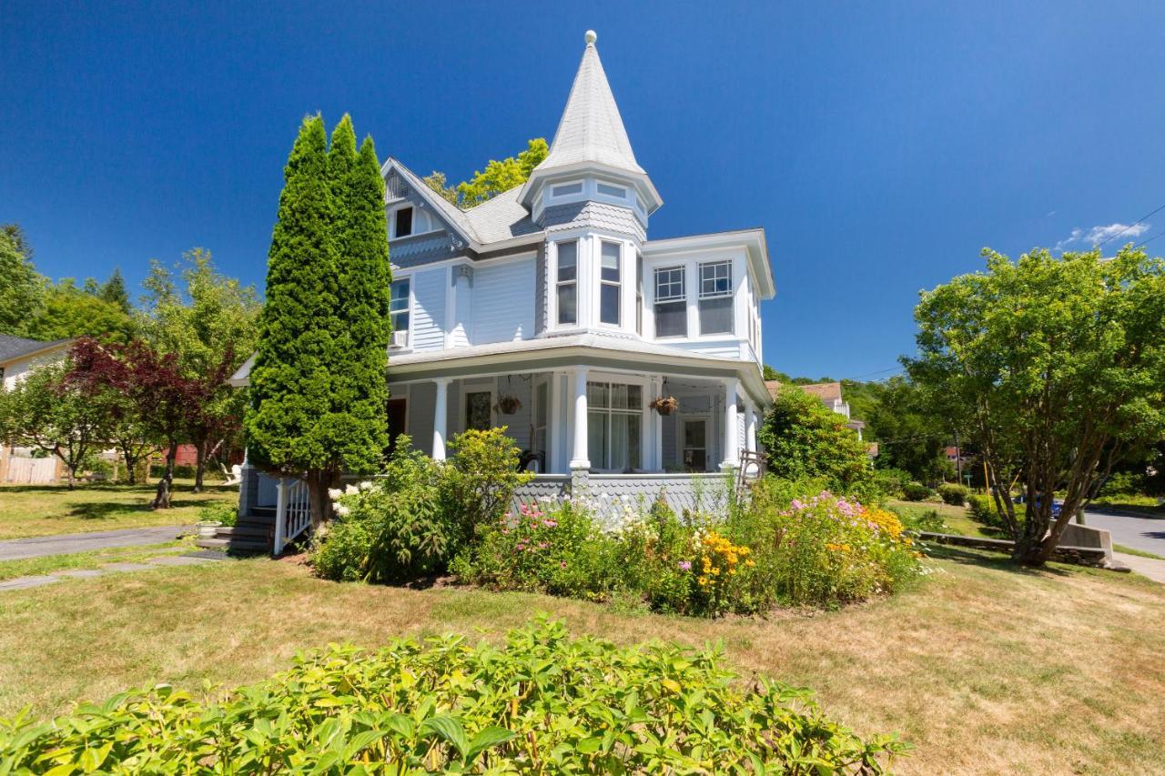 Streamside Victorian Villa Margaretville Exteriör bild
